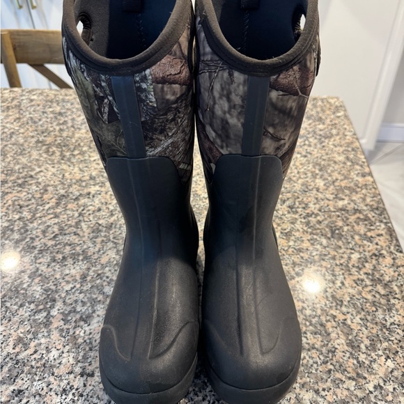 BOGS women's Waterproof Camo Boots, size 8 EUC - Picture 3 of 7